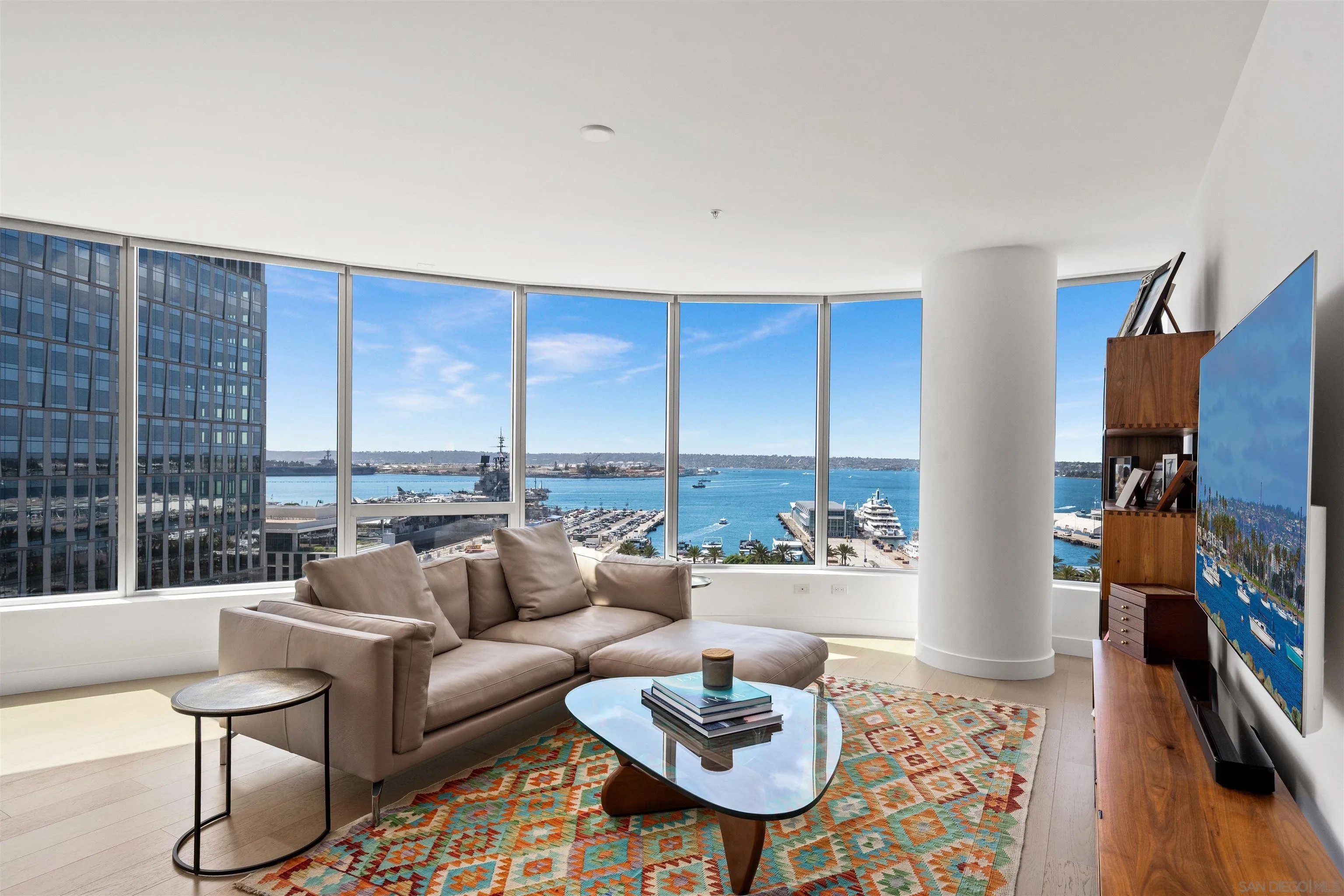 888 W E ST 1302