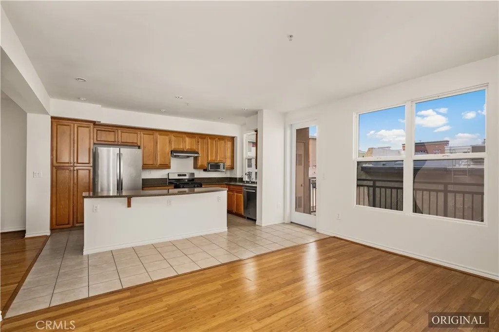 85 E Commonwealth Avenue 3D