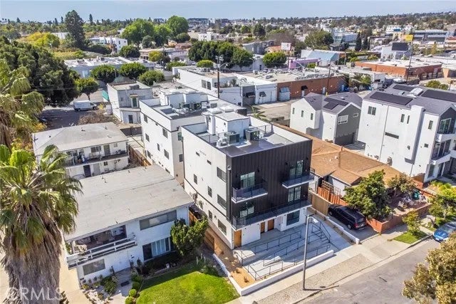 6006 Comey Avenue