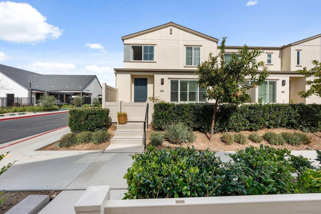 Photo of 303 Citrine Trails, Fallbrook, CA 92028 (MLS # 260004224)