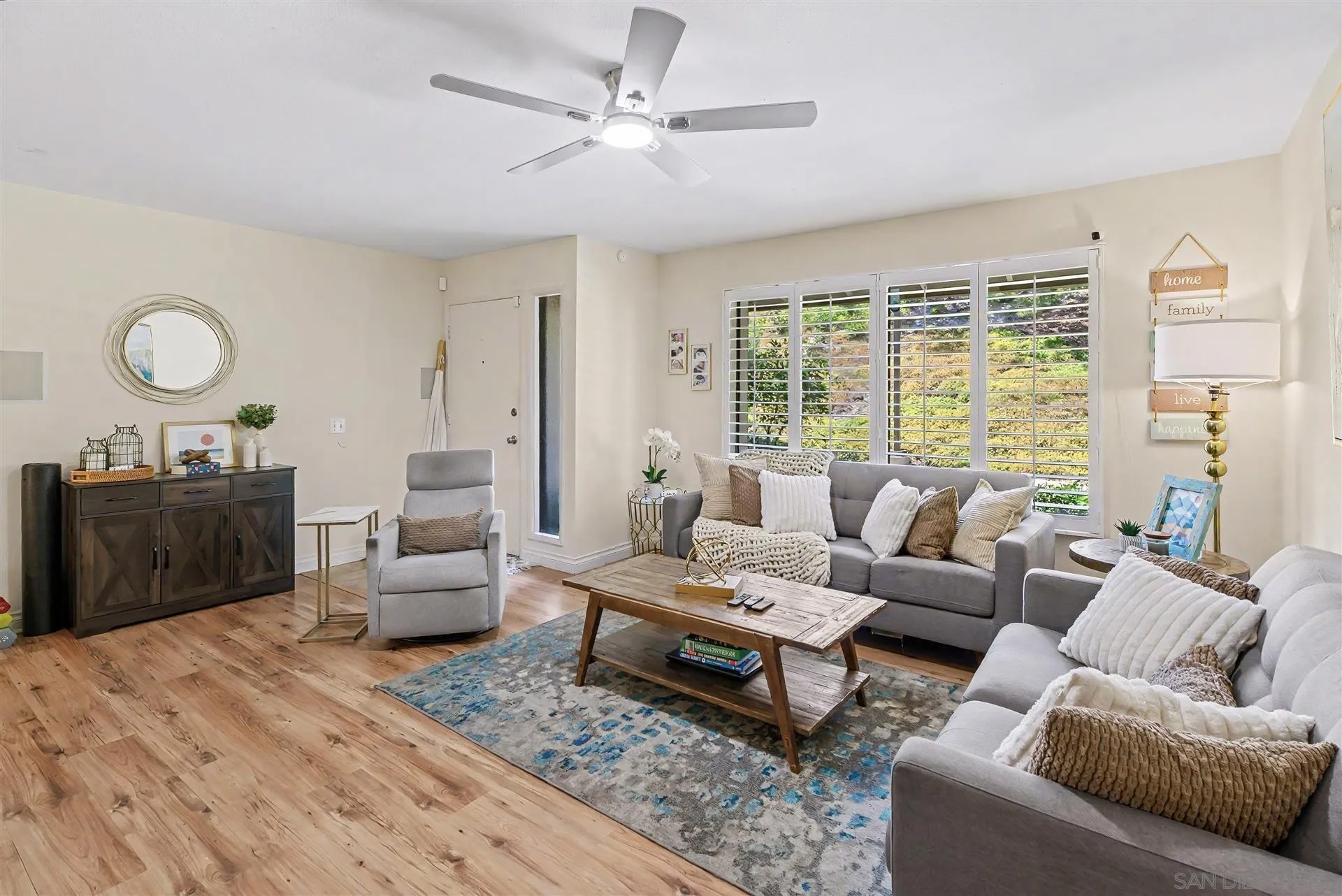 5467 Oakleaf Point