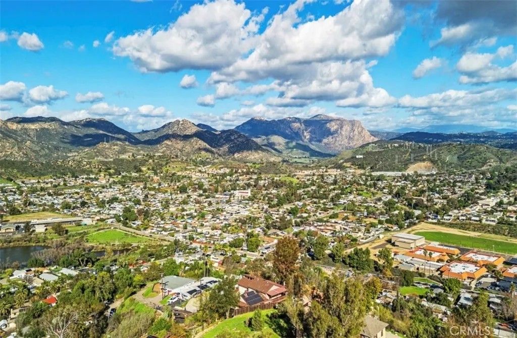 Photo of 12886 Castle Court, Lakeside, CA 92040 (MLS # SW26006236)