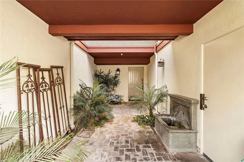 2741 Bungalow