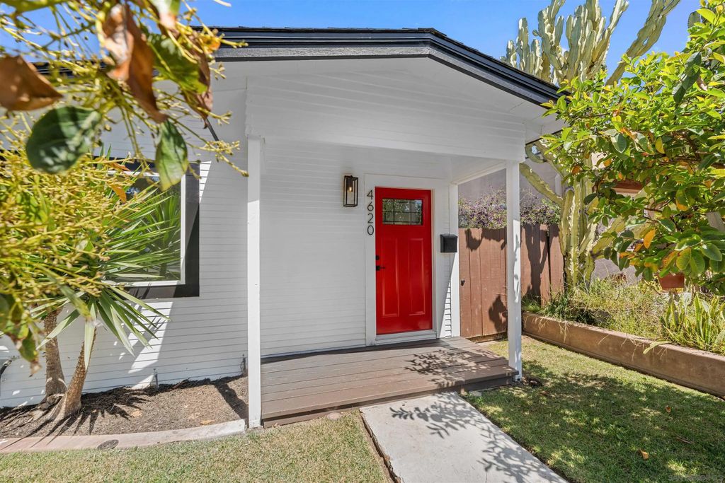 Photo of 4620 Greene St, San Diego, CA 92107 (MLS # 260007496)