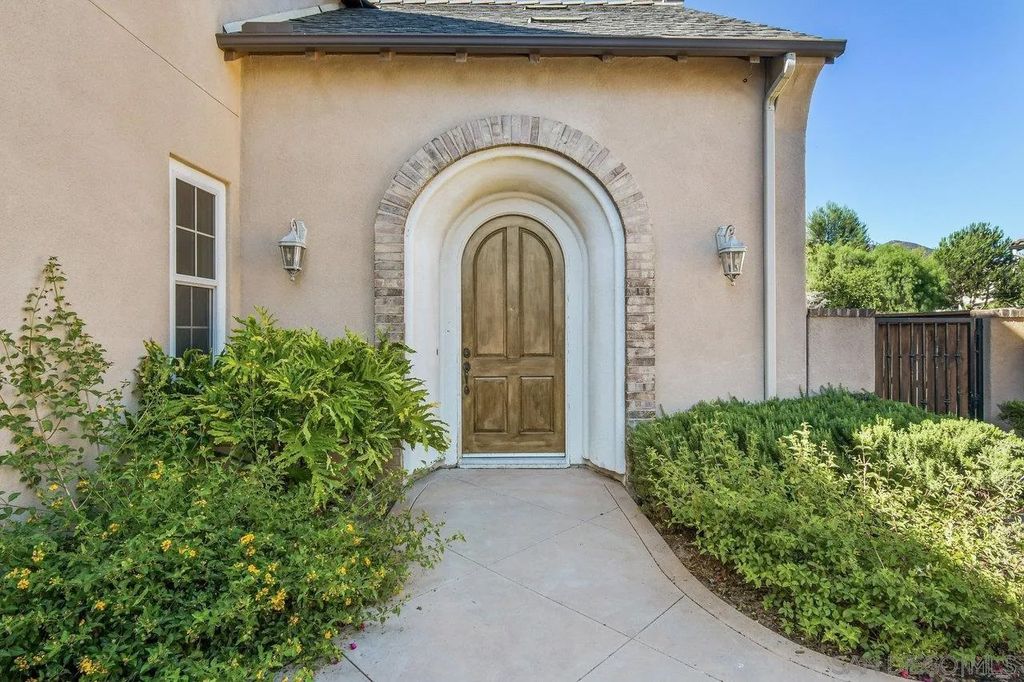 Photo of 2957 Ranch Gate Rd, Chula Vista, CA 91914 (MLS # 250039086)