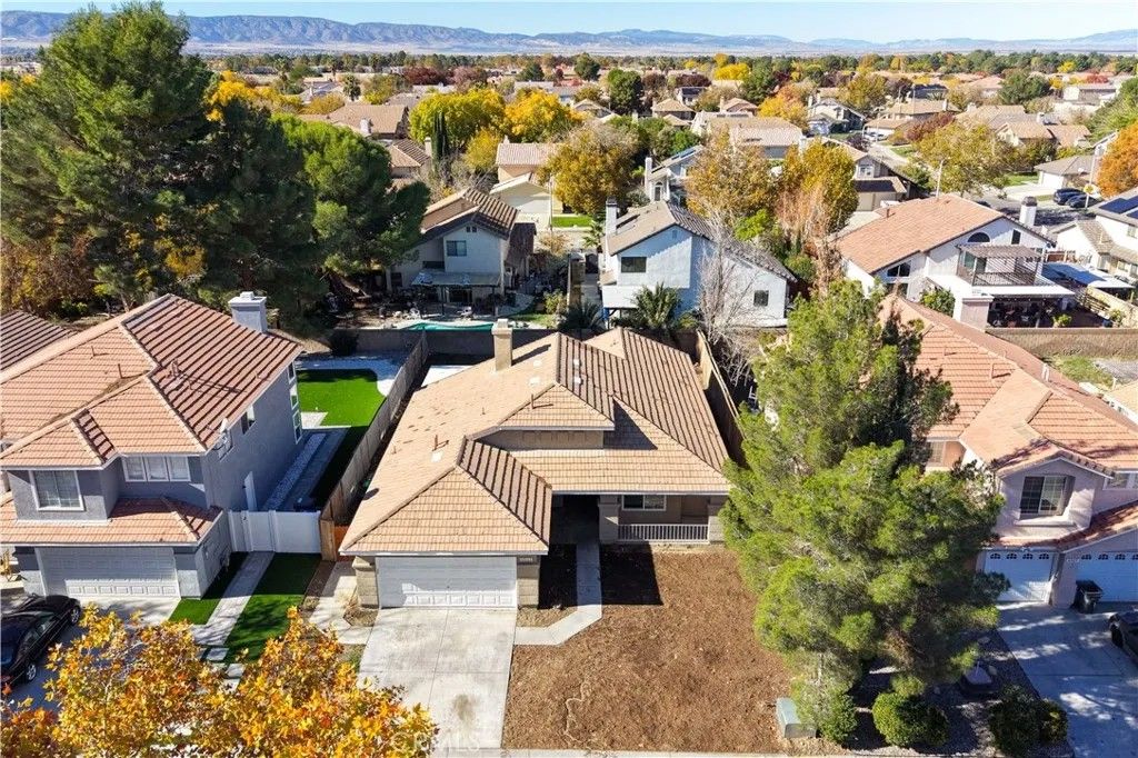 Photo of 43117 Bloomingpark St, Lancaster, CA 93536 (MLS # SR25267410)