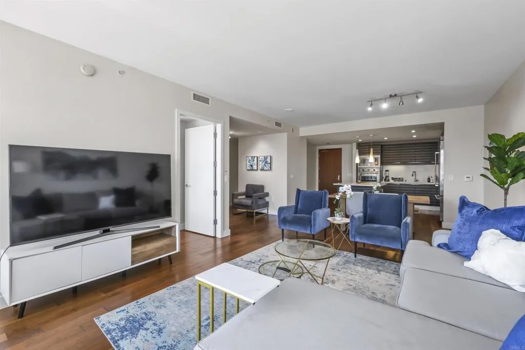 1325 Pacific Highway 1603