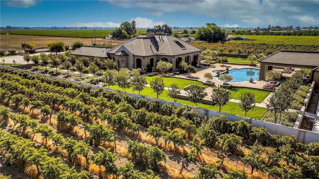 Photo of 22215 N Devries Road, Lodi, CA 95242 (MLS # SB26095123)