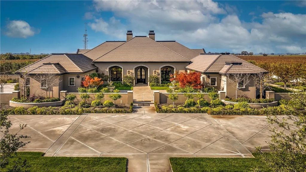 Photo of 22215 N Devries Road, Lodi, CA 95242 (MLS # SB26095123)