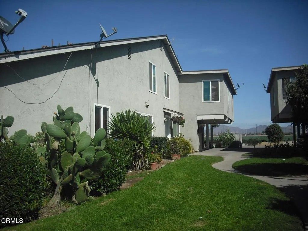 Photo of 2630 El Dorado Avenue #B, Oxnard, CA 93033 (MLS # V1-34561)