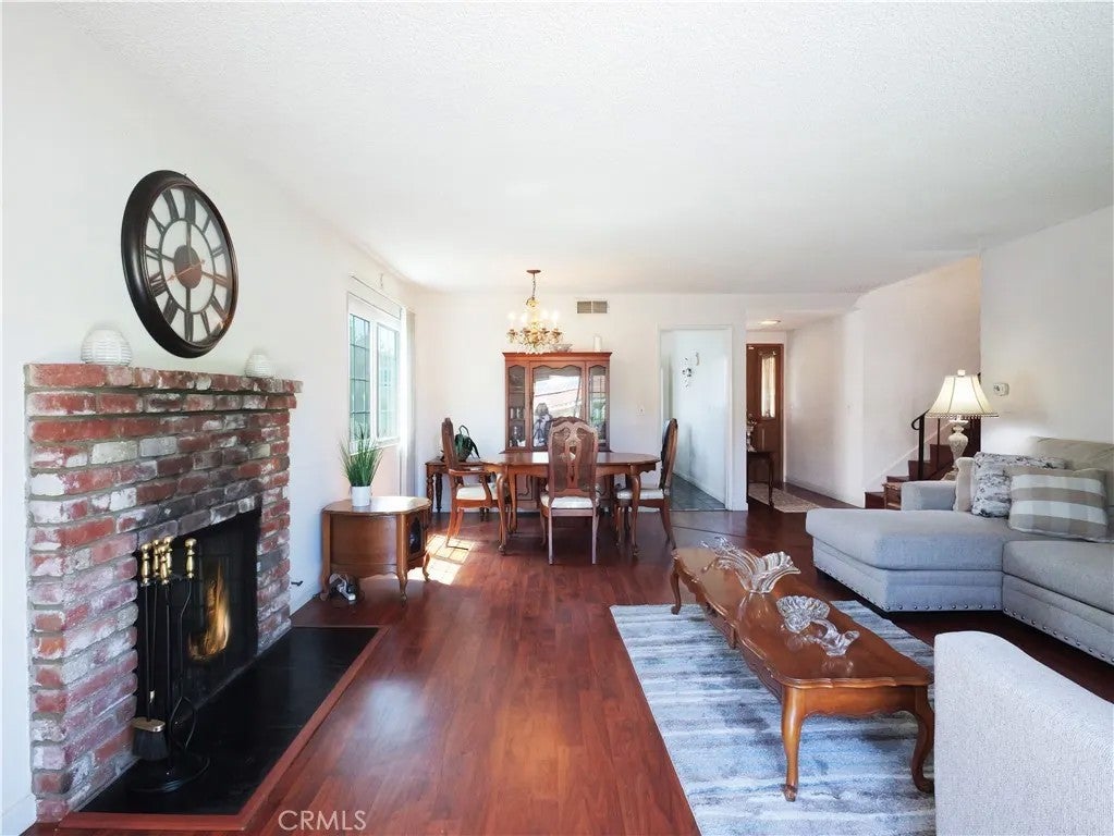 1047 Ashbridge