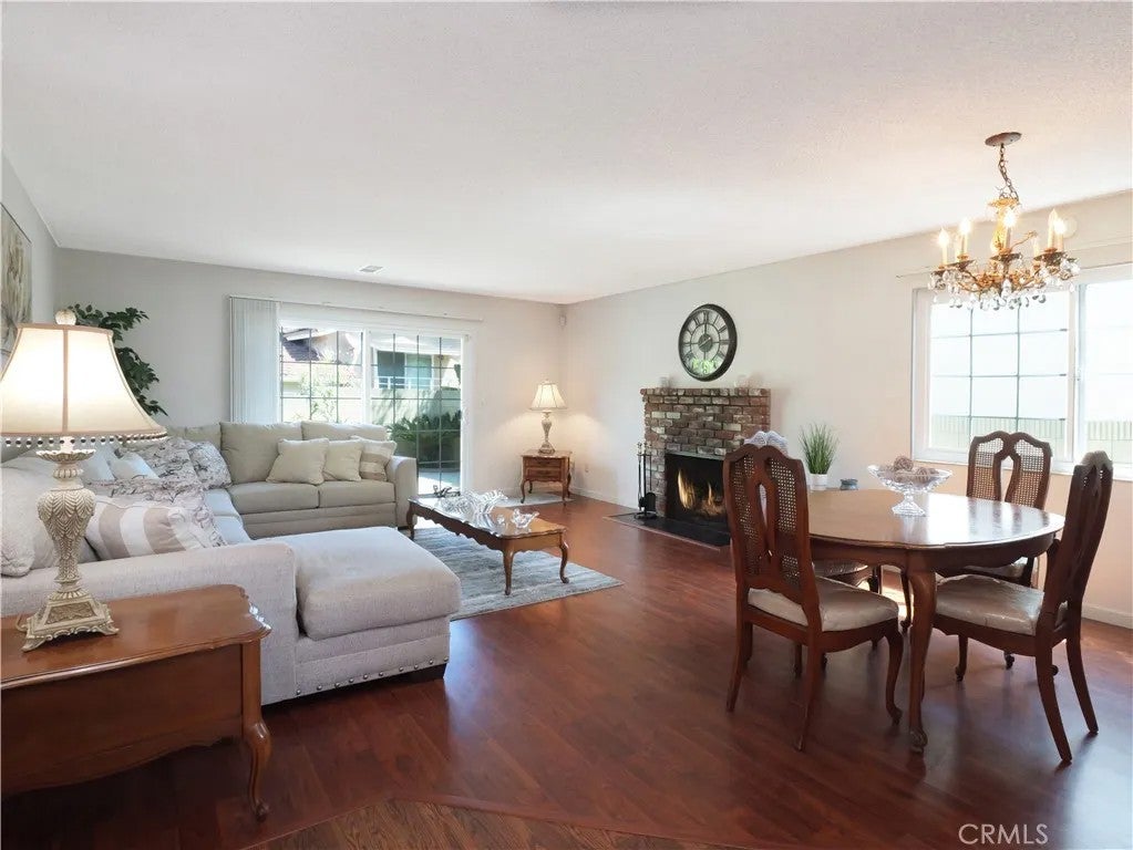 1047 Ashbridge