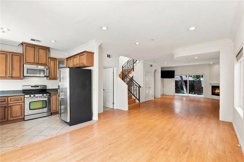 13629 Wyandotte 118