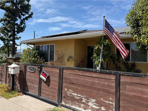 Photo of 1096 Esperanza ST, San Bernardino, CA 92410 (MLS # CV26186658)