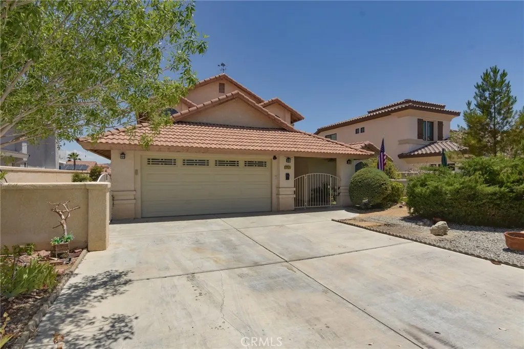 27573 Silver Lakes