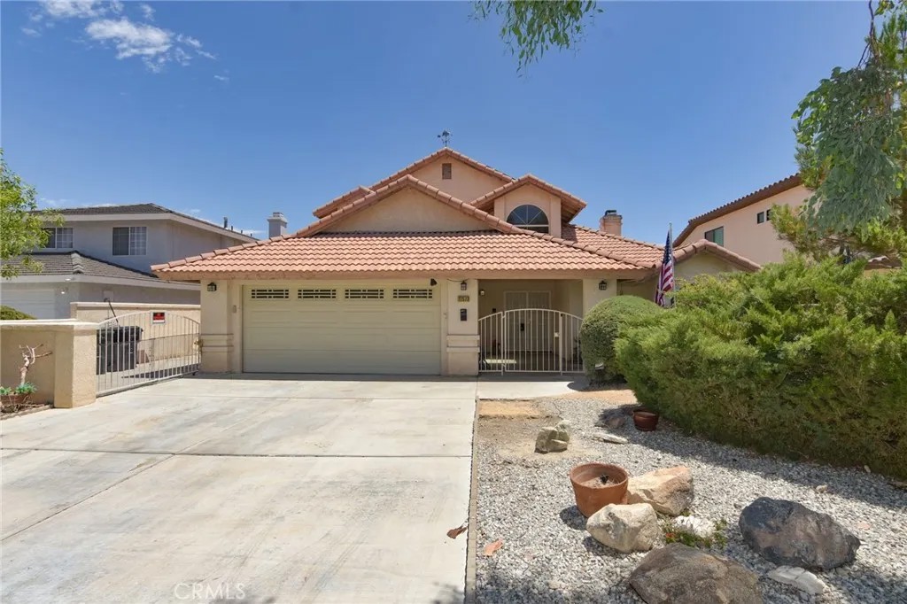 27573 Silver Lakes