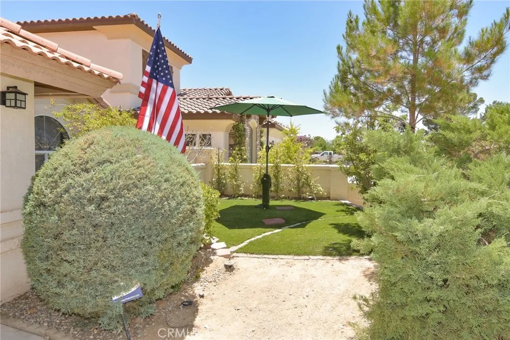 27573 Silver Lakes