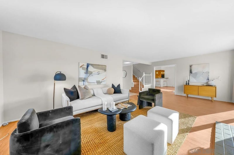 3086 Mercer Lane