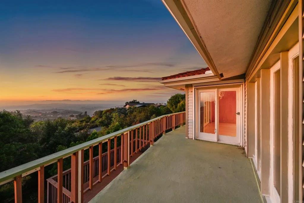Photo of 2166 Camino Cantera, Vista, CA 92084 (MLS # NDP2602880)