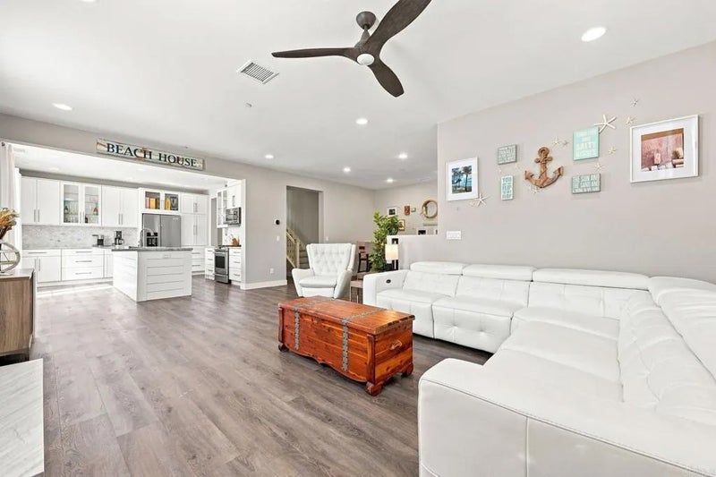 4318 Pacifica Way 2