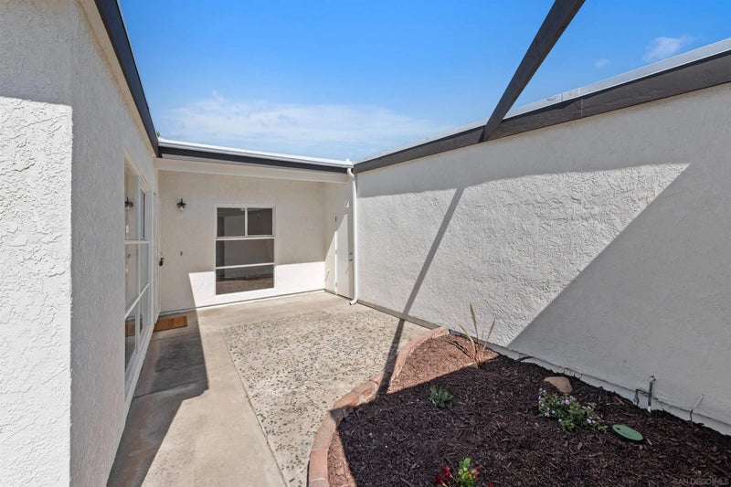 2618 Larkin Pl.