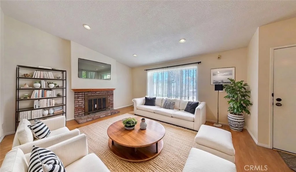 12036 Camino Valencia