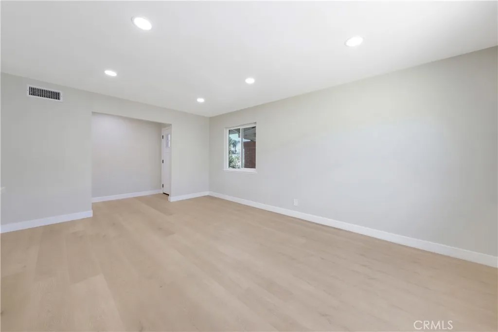 5623 Montgomery