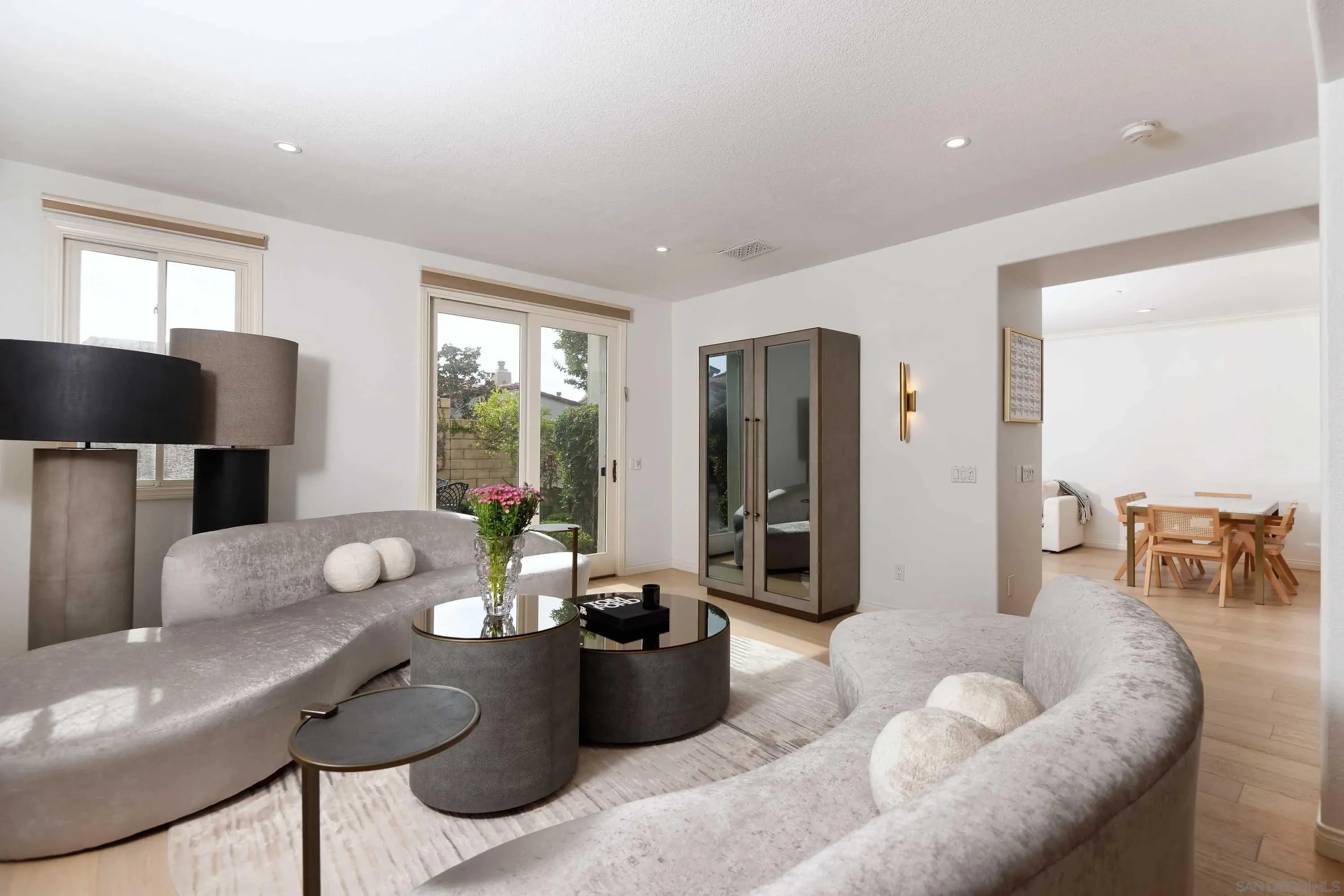 La Jolla, California 92037, United States, 3 Bedrooms Bedrooms, ,3 BathroomsBathrooms,Residential,Active,241036