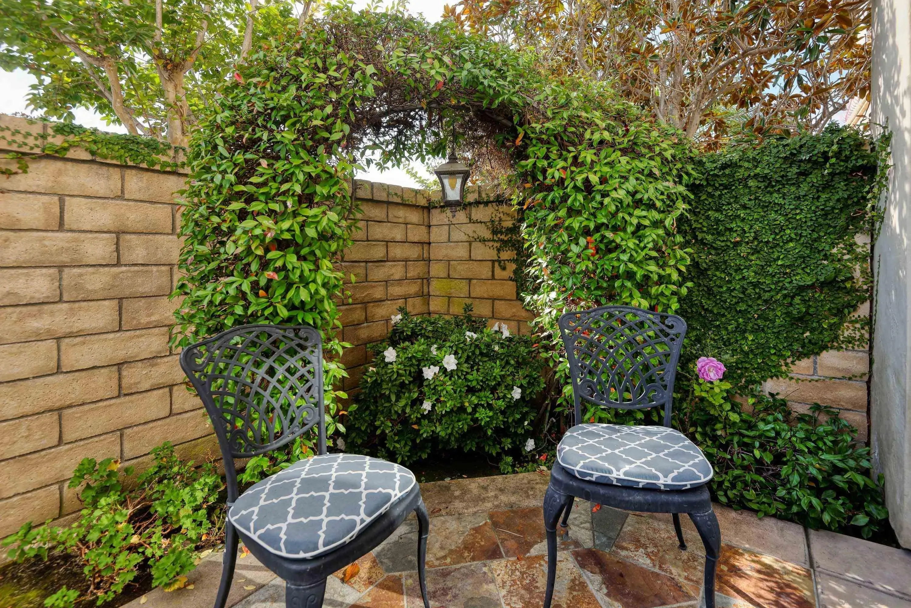 La Jolla, California 92037, United States, 3 Bedrooms Bedrooms, ,3 BathroomsBathrooms,Residential,Active,241036