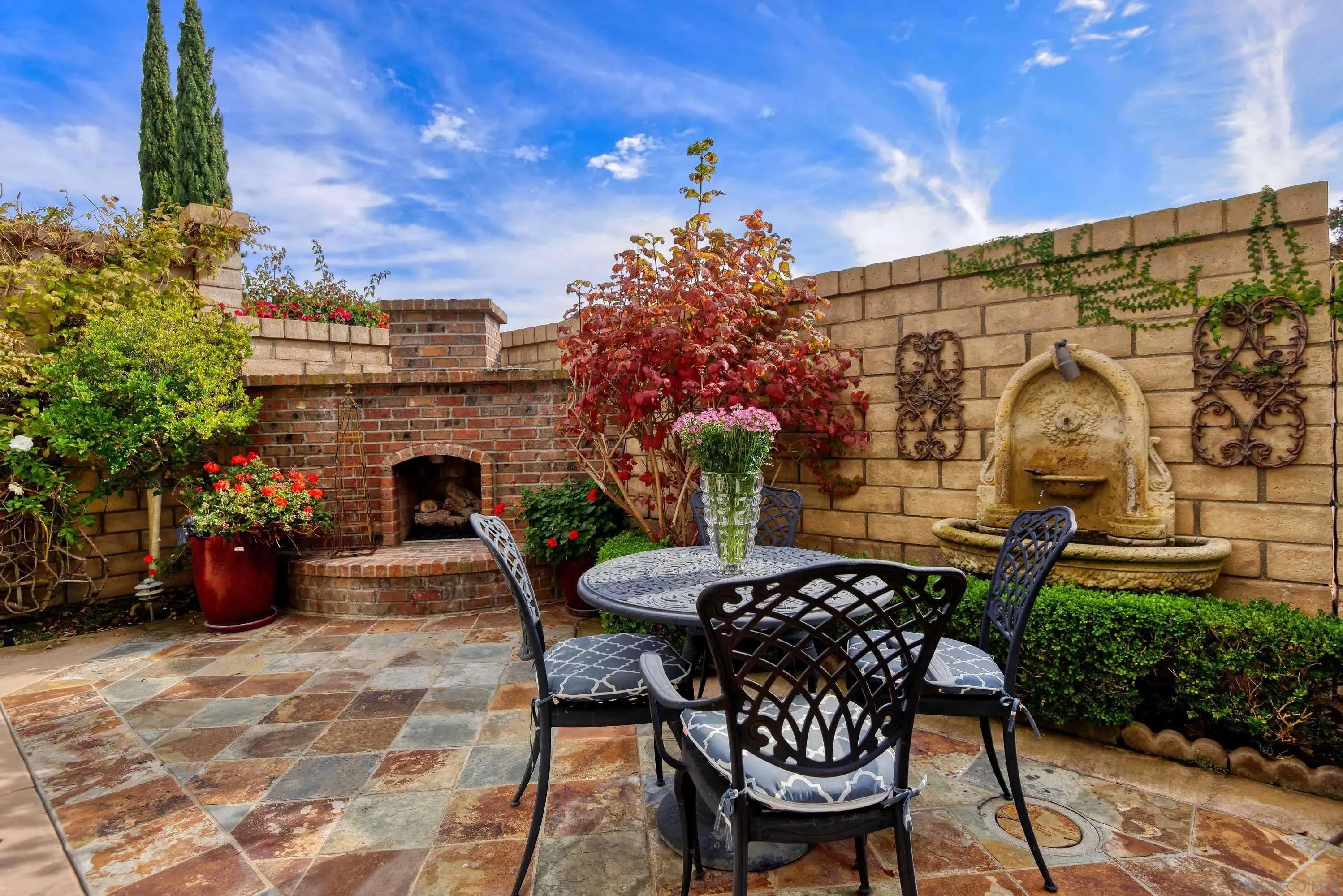 La Jolla, California 92037, United States, 3 Bedrooms Bedrooms, ,3 BathroomsBathrooms,Residential,Active,241036