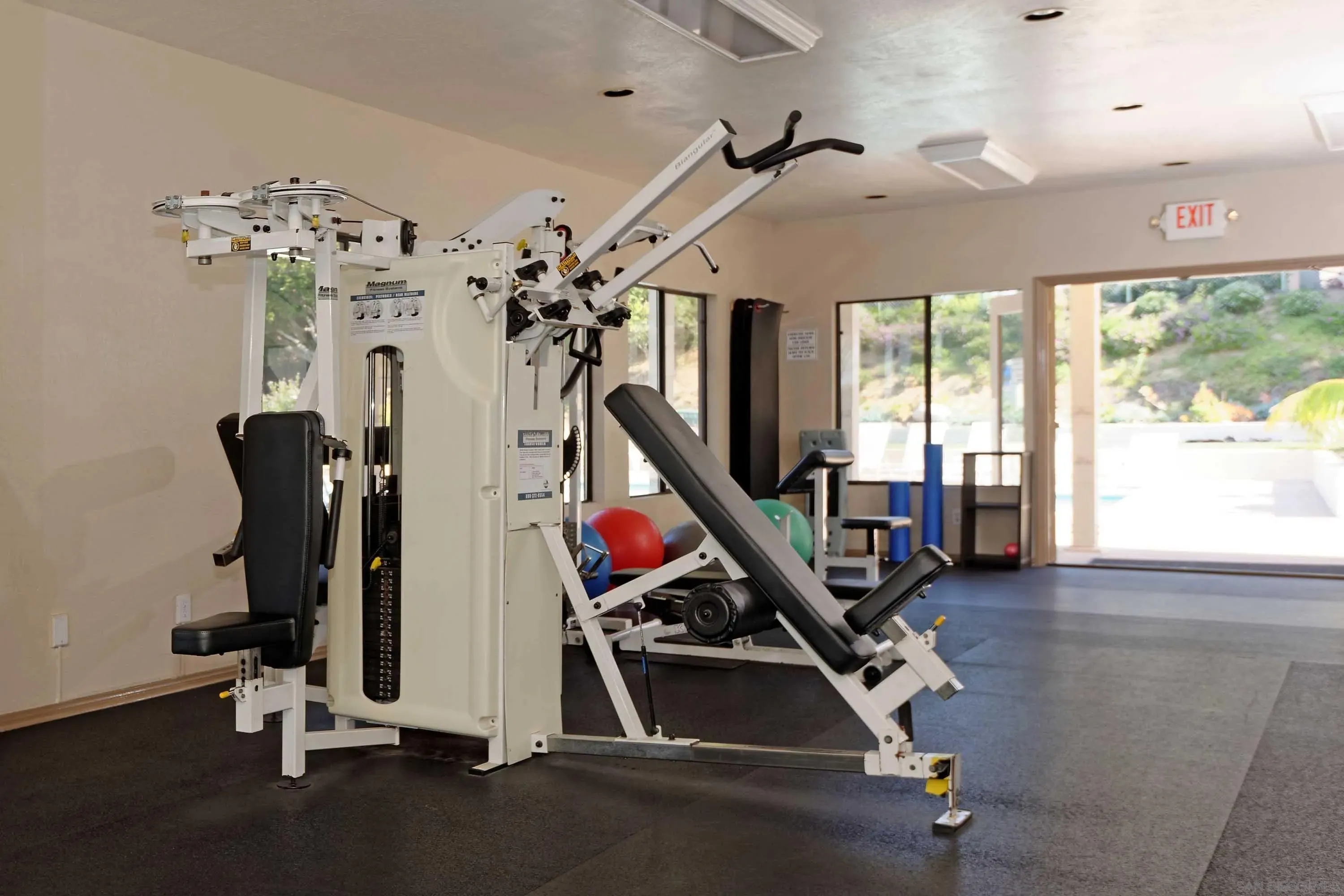 La Jolla, California 92037, United States, 3 Bedrooms Bedrooms, ,3 BathroomsBathrooms,Residential,Active,241036