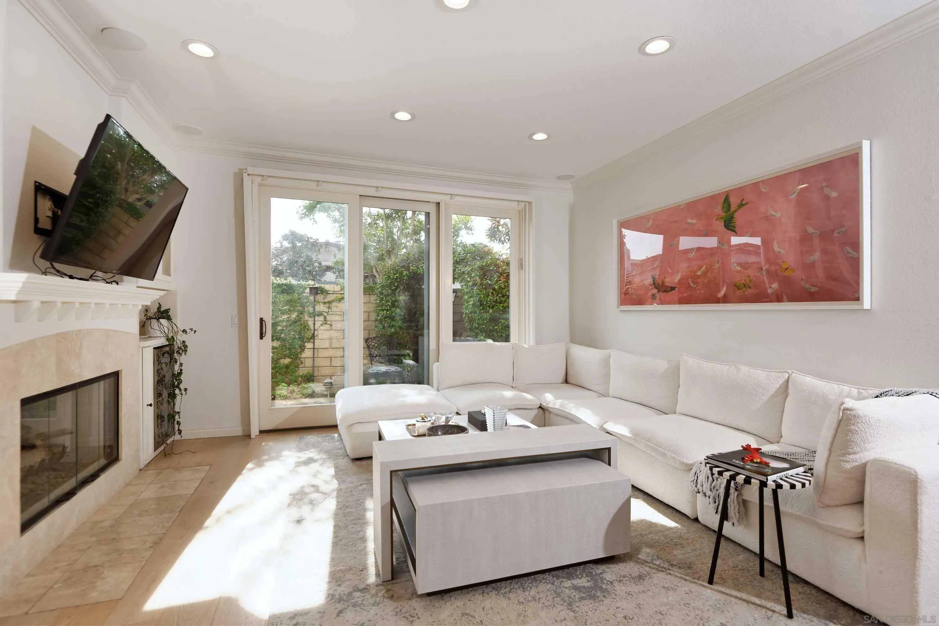 La Jolla, California 92037, United States, 3 Bedrooms Bedrooms, ,3 BathroomsBathrooms,Residential,Active,241036