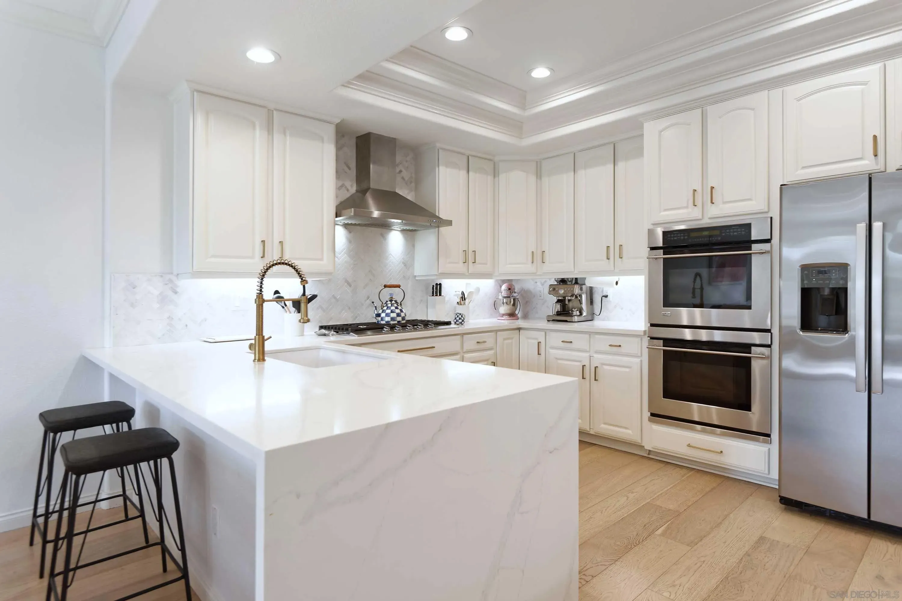 La Jolla, California 92037, United States, 3 Bedrooms Bedrooms, ,3 BathroomsBathrooms,Residential,Active,241036