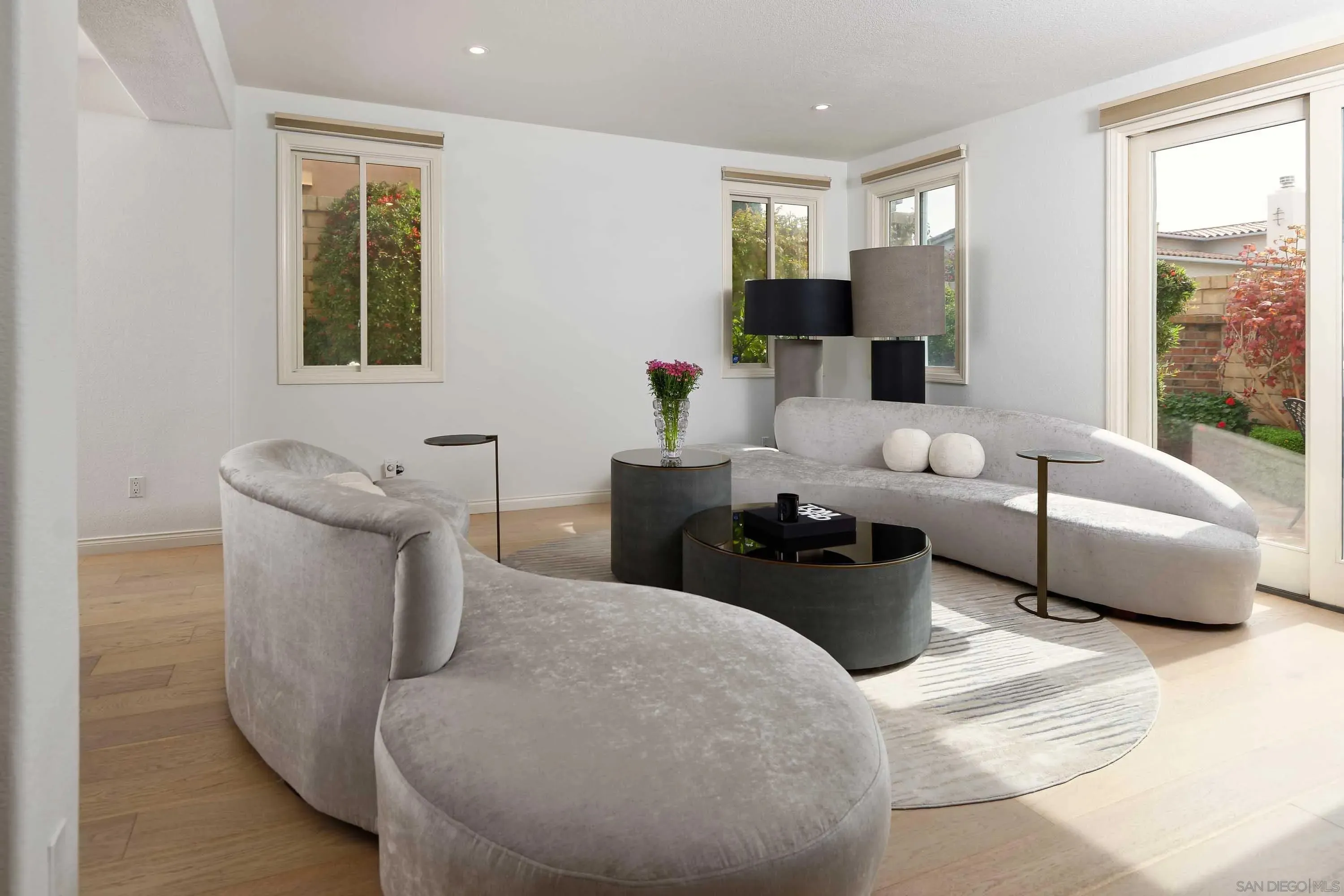 La Jolla, California 92037, United States, 3 Bedrooms Bedrooms, ,3 BathroomsBathrooms,Residential,Active,241036