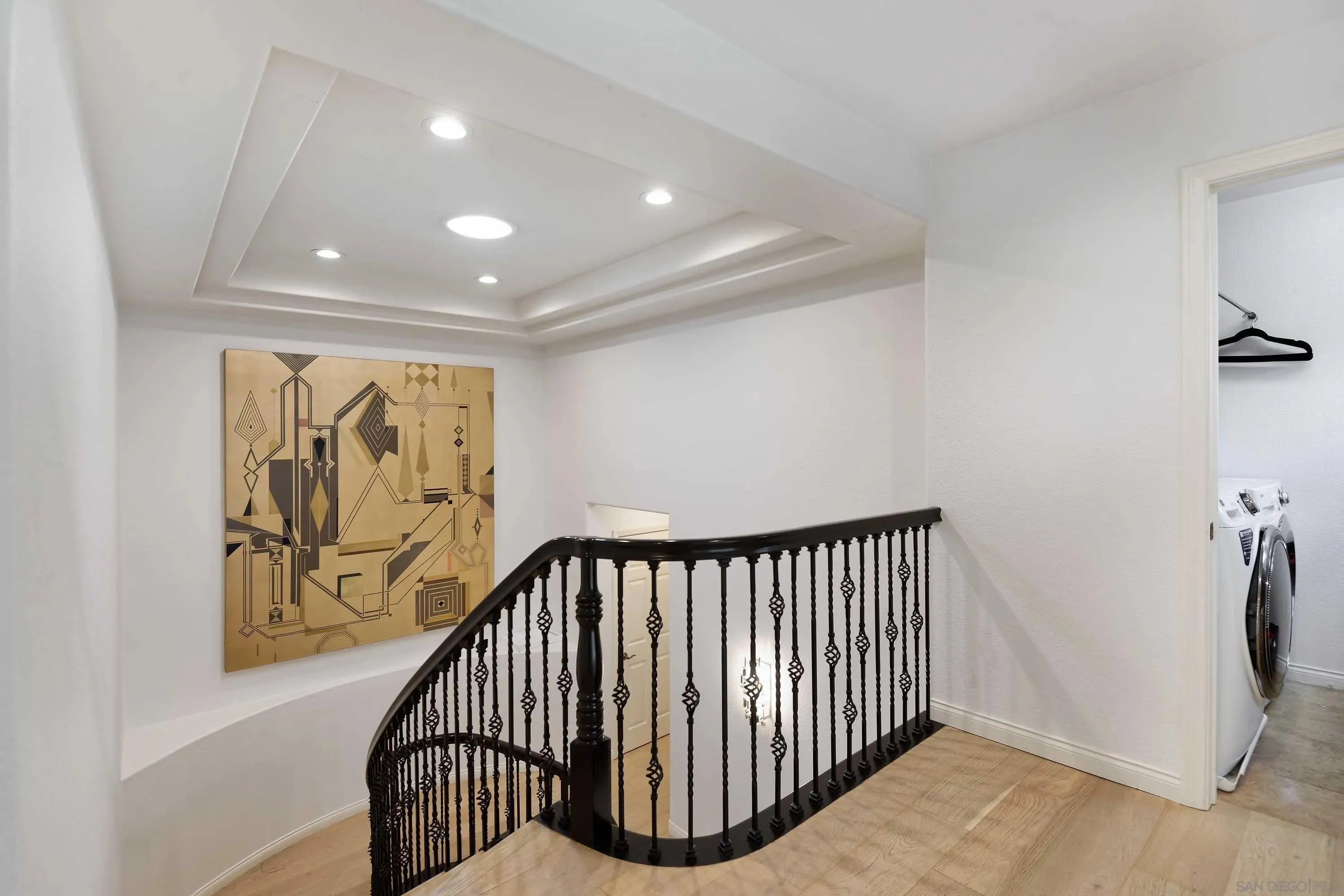 La Jolla, California 92037, United States, 3 Bedrooms Bedrooms, ,3 BathroomsBathrooms,Residential,Active,241036