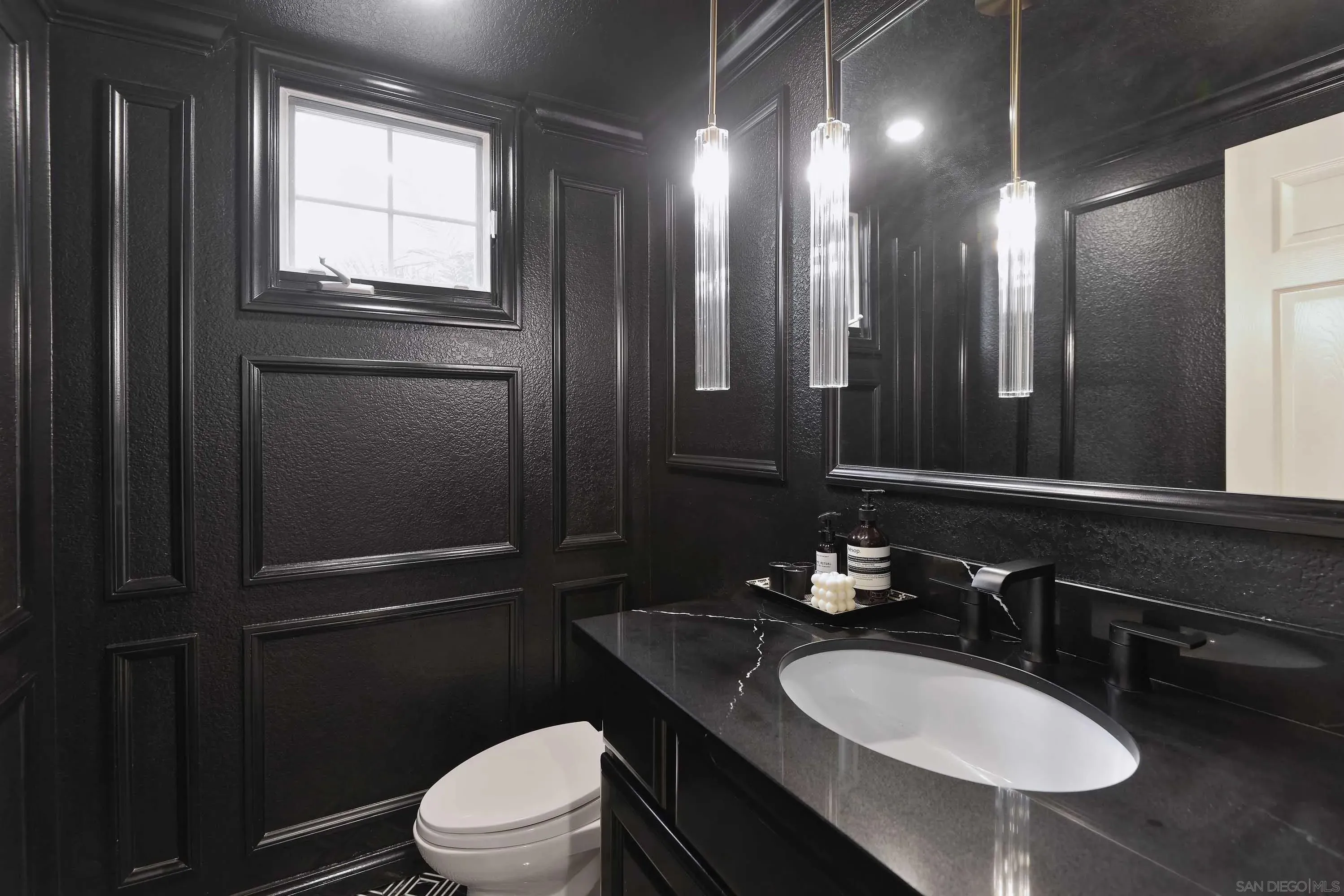 La Jolla, California 92037, United States, 3 Bedrooms Bedrooms, ,3 BathroomsBathrooms,Residential,Active,241036