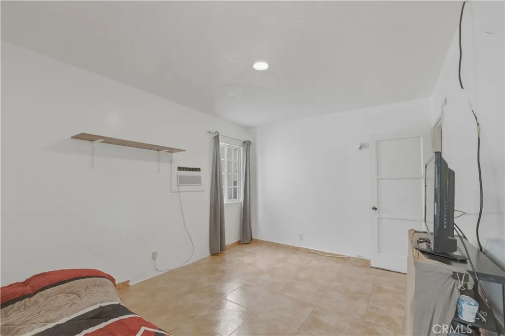 6626 Riverton
