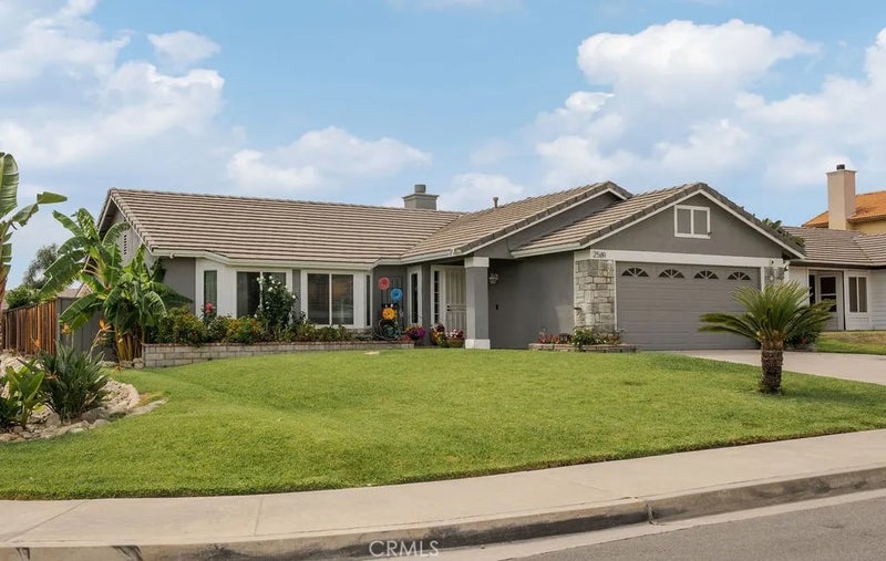 2569 W Plaza Serena Drive