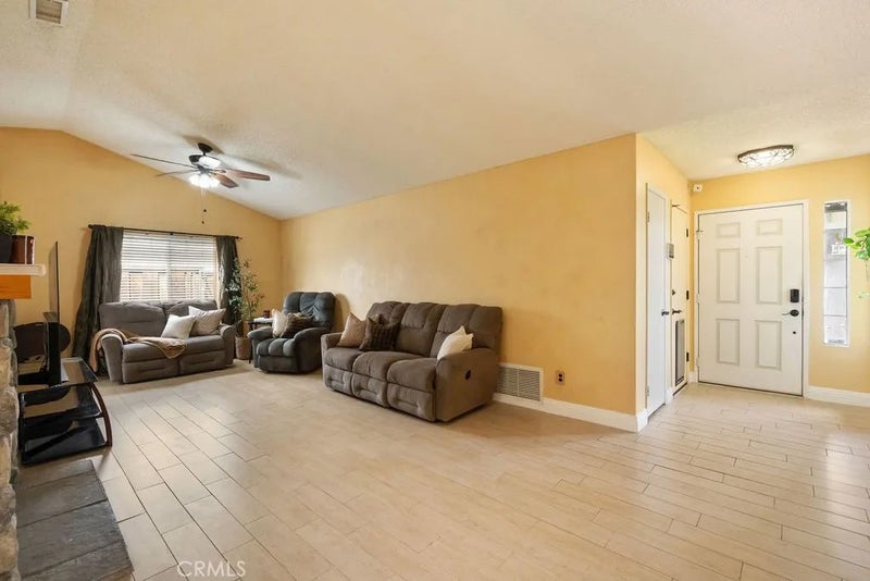 2569 W Plaza Serena Drive