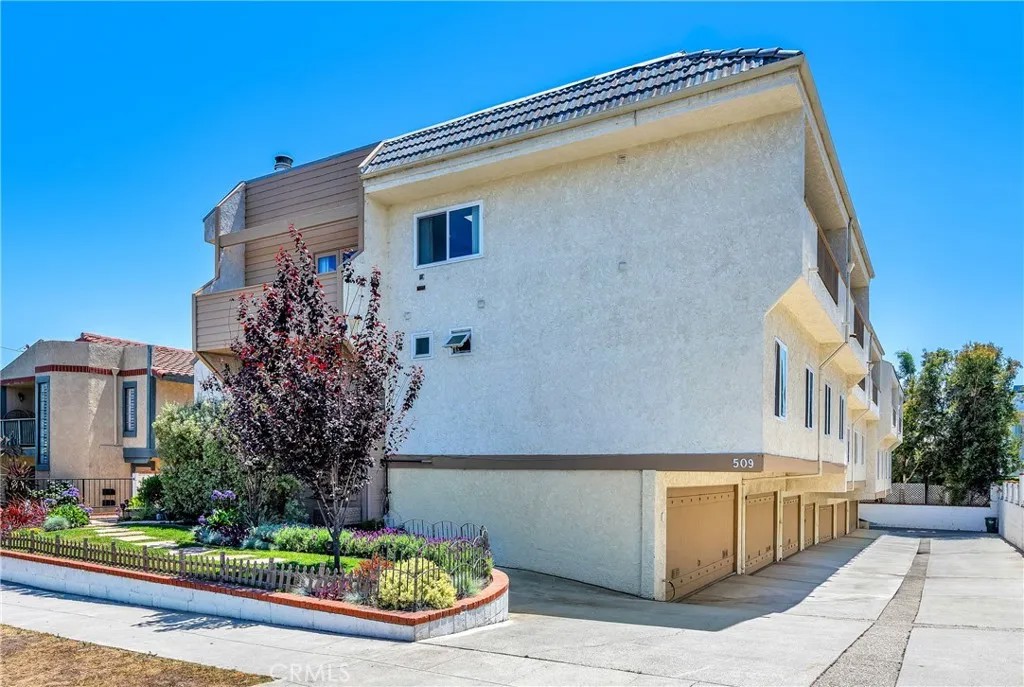 509 N Juanita Avenue 5