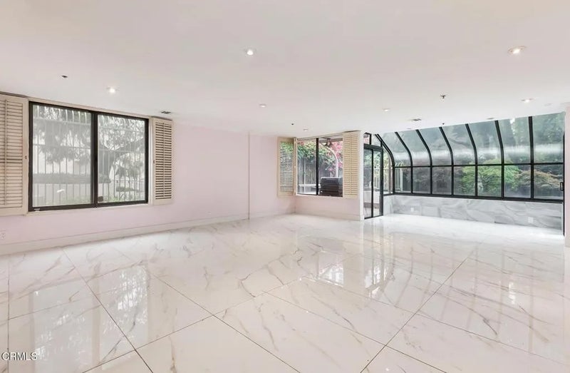 121 S Hope Street 11