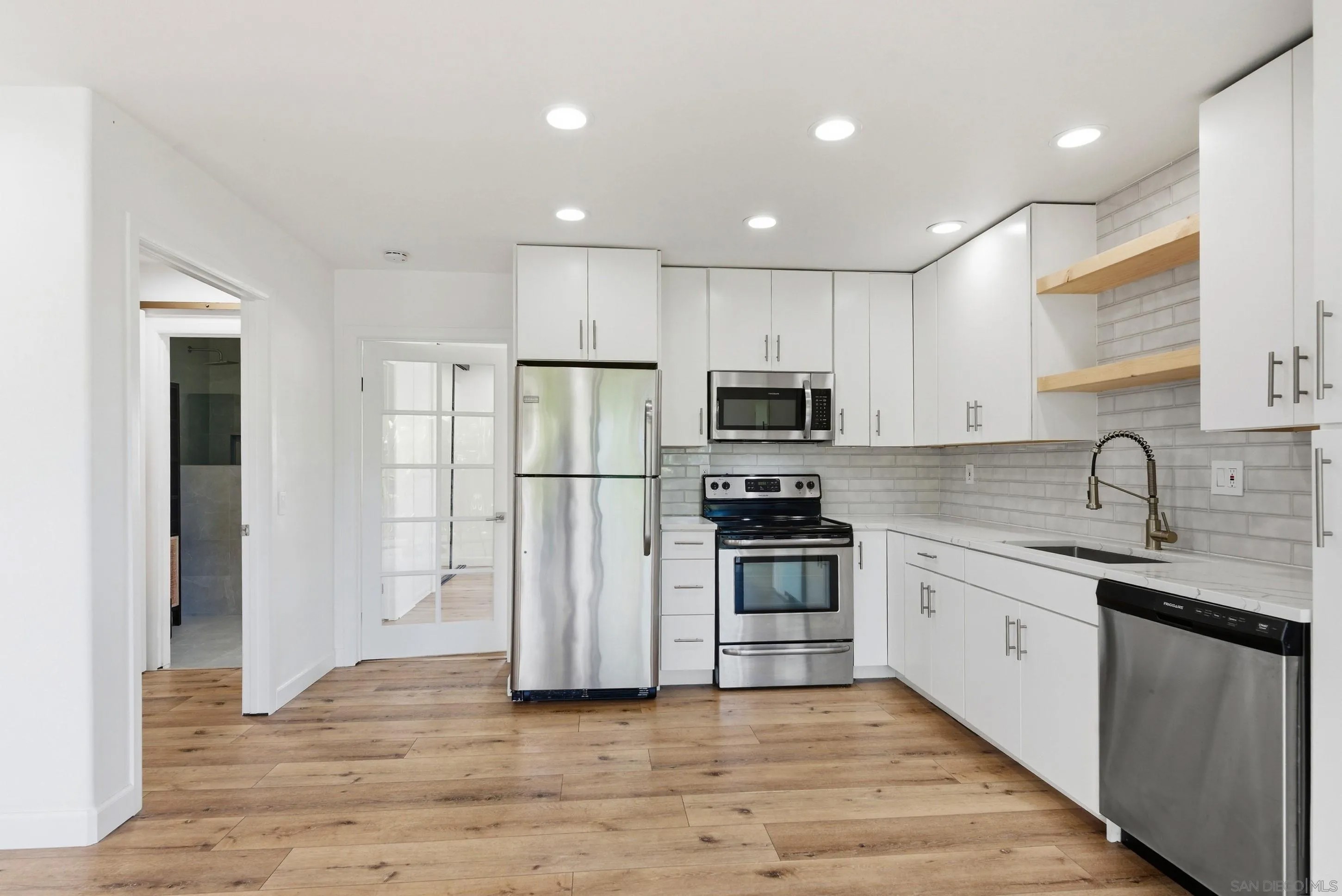 1092 Fresno St 4