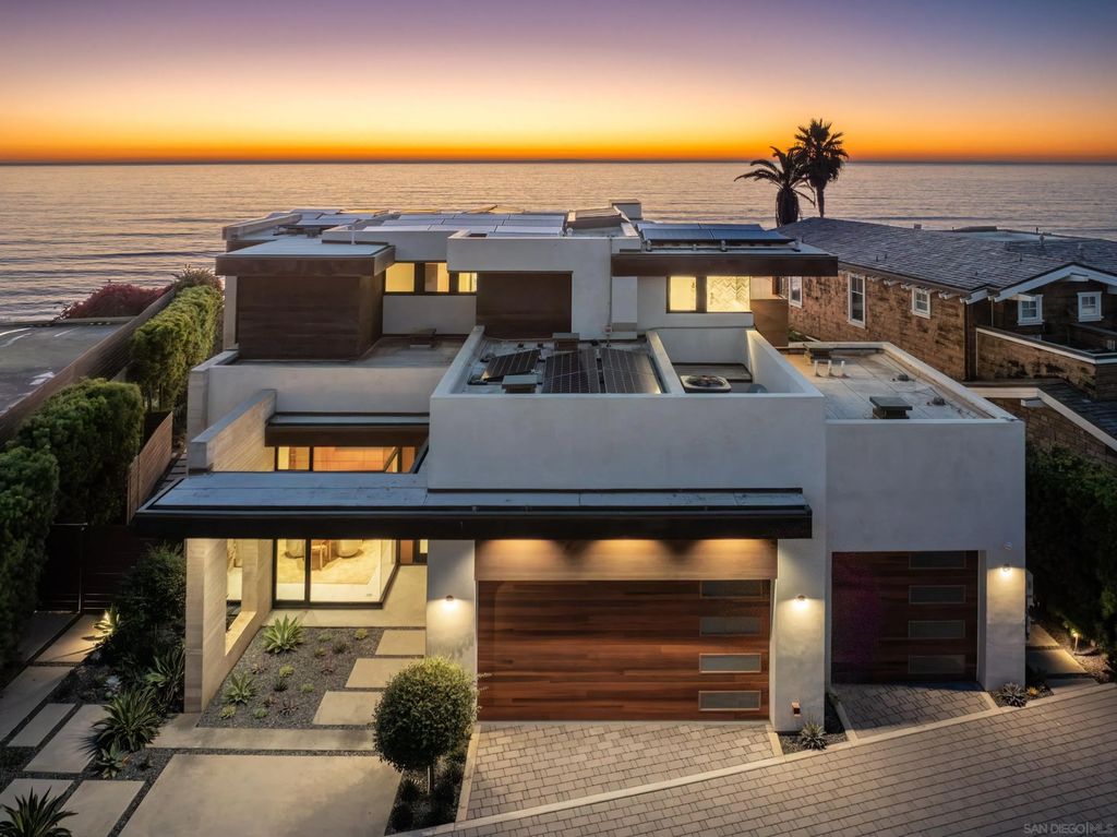 Photo of 516 Stratford Ct, Del Mar, CA 92014 (MLS # 250038356)