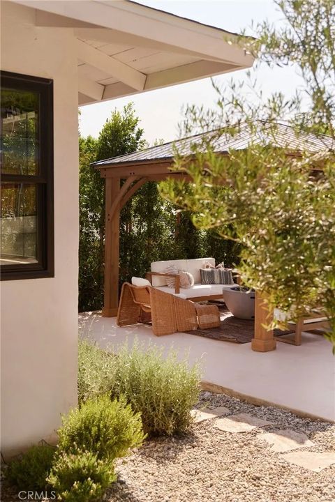 Tiny photo for 4367 Rising Hill, Altadena, CA 91001 (MLS # WS25251711)