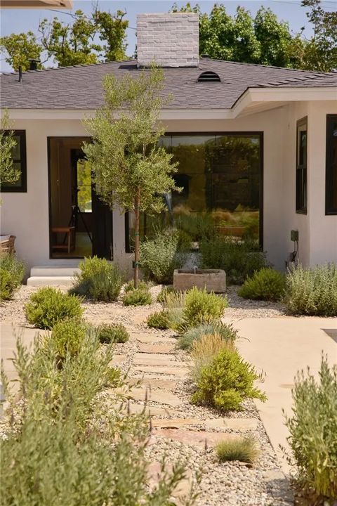 Tiny photo for 4367 Rising Hill, Altadena, CA 91001 (MLS # WS25251711)