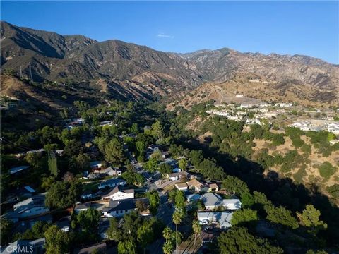 Tiny photo for 4367 Rising Hill, Altadena, CA 91001 (MLS # WS25251711)