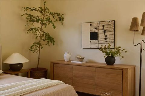 Tiny photo for 4367 Rising Hill, Altadena, CA 91001 (MLS # WS25251711)