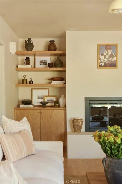 Tiny photo for 4367 Rising Hill, Altadena, CA 91001 (MLS # WS25251711)