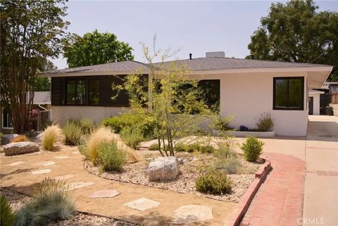 Tiny photo for 4367 Rising Hill, Altadena, CA 91001 (MLS # WS25251711)