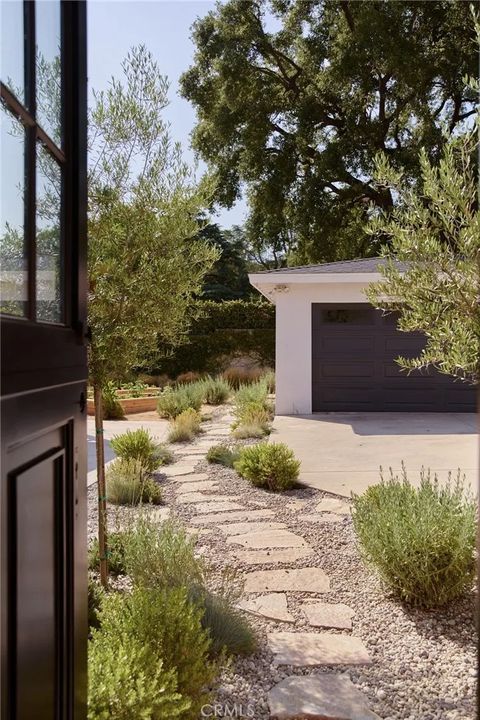 Tiny photo for 4367 Rising Hill, Altadena, CA 91001 (MLS # WS25251711)